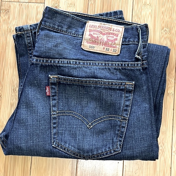 Levi’s 569 loose straight leg jeans. Size 32x32 - Picture 2 of 10
